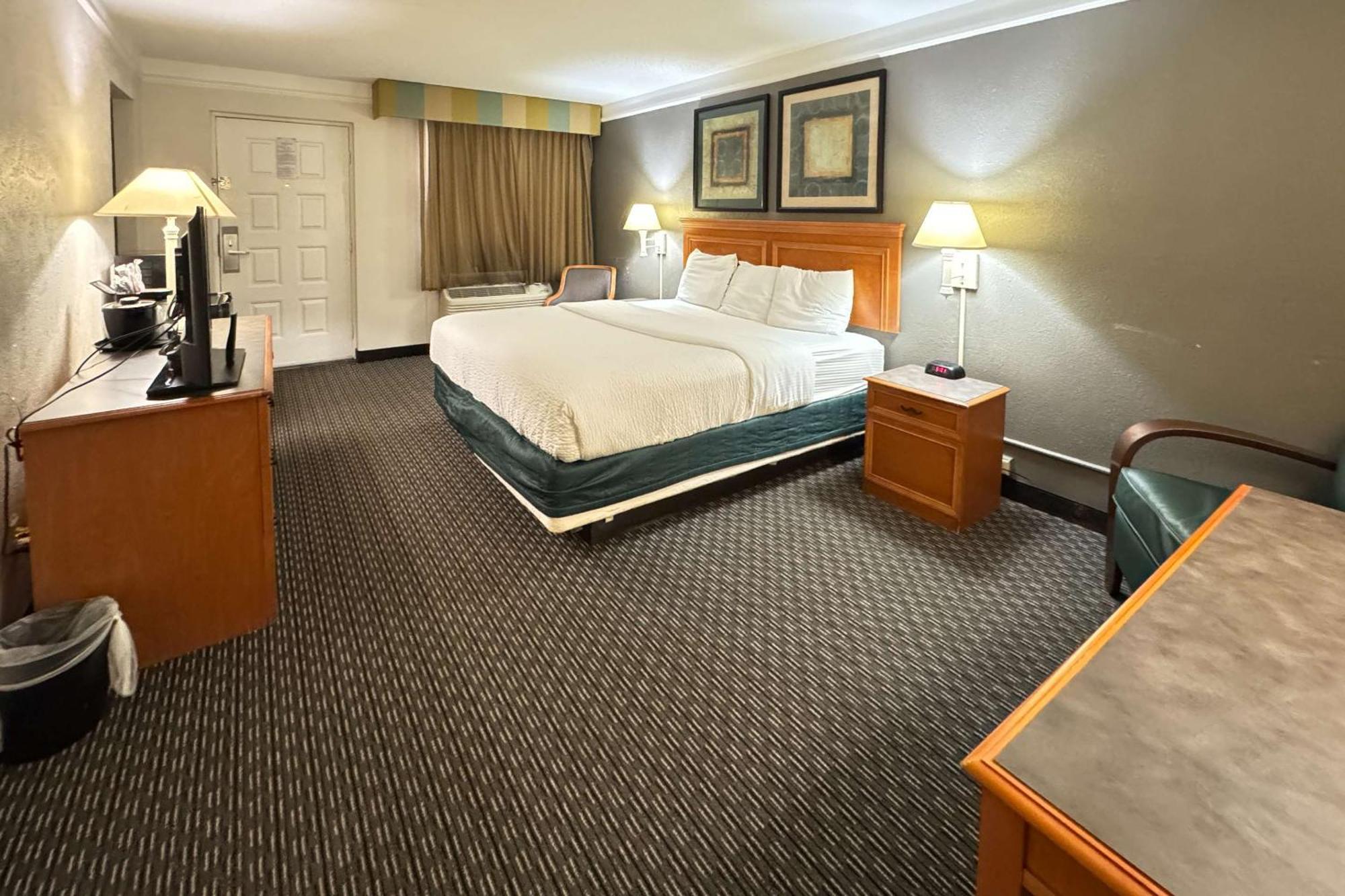 Rodeway Inn College Station Exterior photo